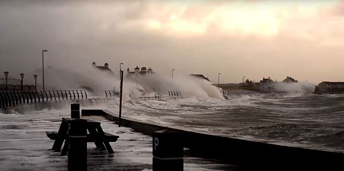 Storm ar Bae Treaddur