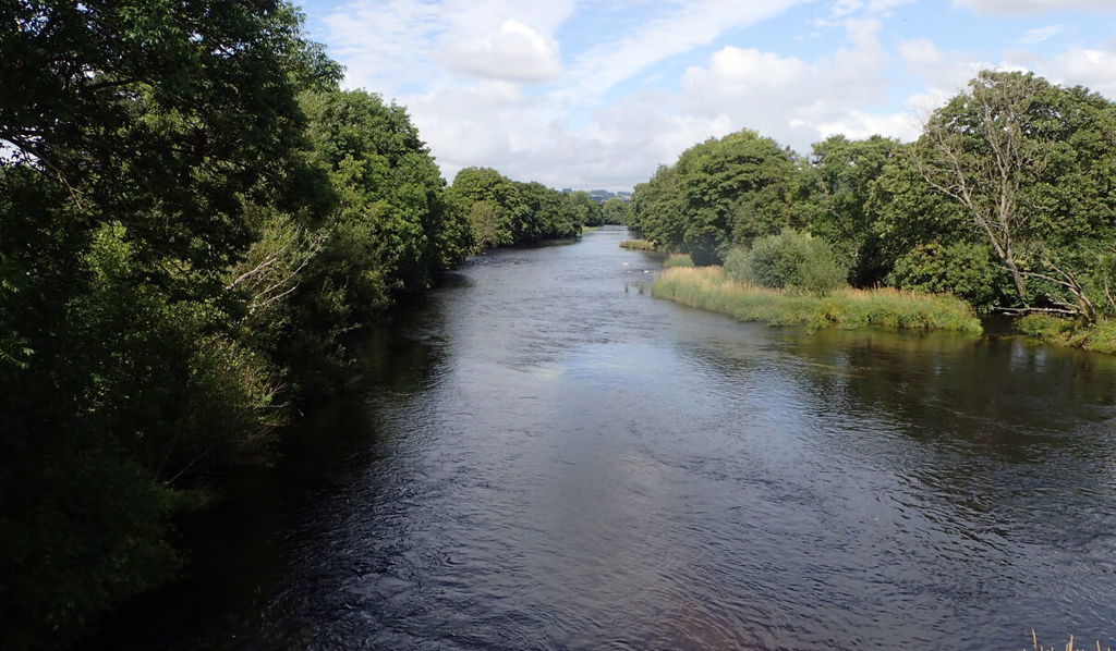 Natural Resources Wales / Extra water released to protect River Dee ...