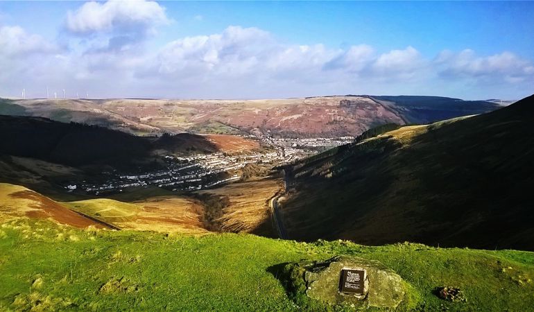 Golygfa dros Gwm-parc o'r Bwlch, Rhondda Golygfa dros Gwm-parc o'r Bwlch, Rhondda