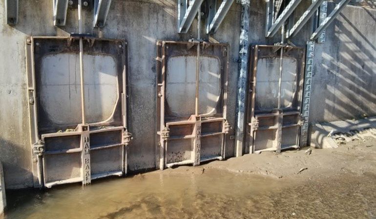 Overflow system on the river Mwldan Overflow system on the river Mwldan