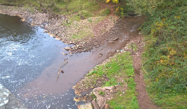 Image of Silt pollution at Llangattock Image of Silt pollution at Llangattock