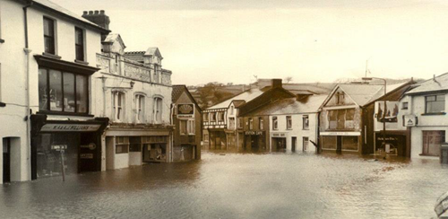 Photo of Pontarddulais town centre in 1979 affected by flooding