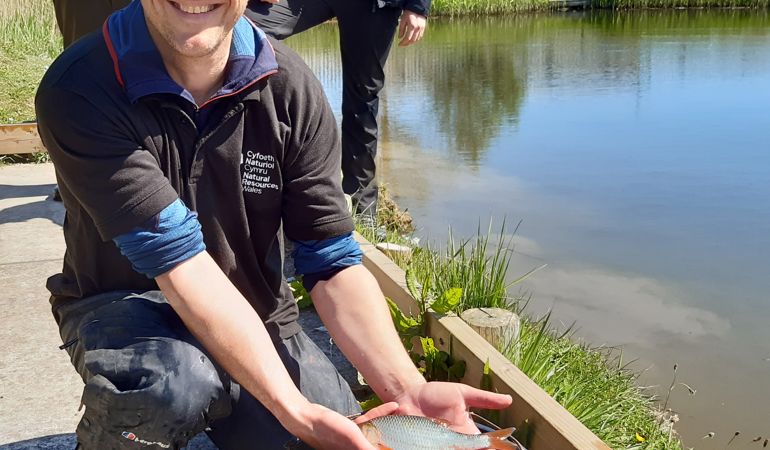 Richard Pierce holding silverfish Richard Pierce holding silverfish