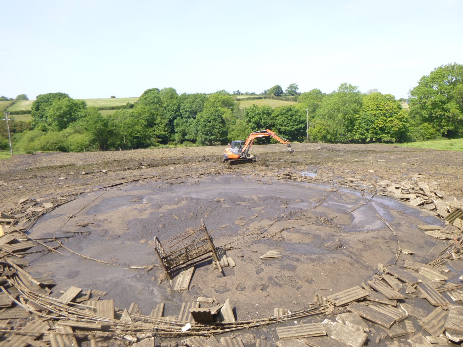 Collapsed slurry store at Glanperis Farm