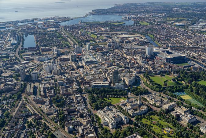 Golygfa o ganol Caerdydd o'r awyr Golygfa o ganol Caerdydd o'r awyr